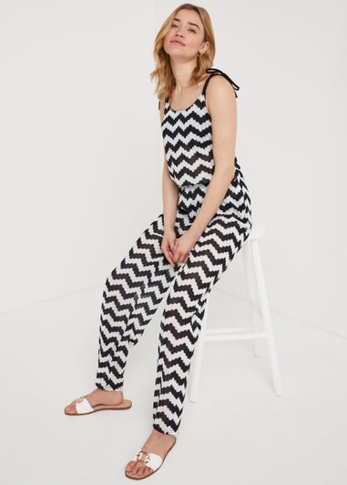 White & Black Zigzag Co-Ord Beach Trousers