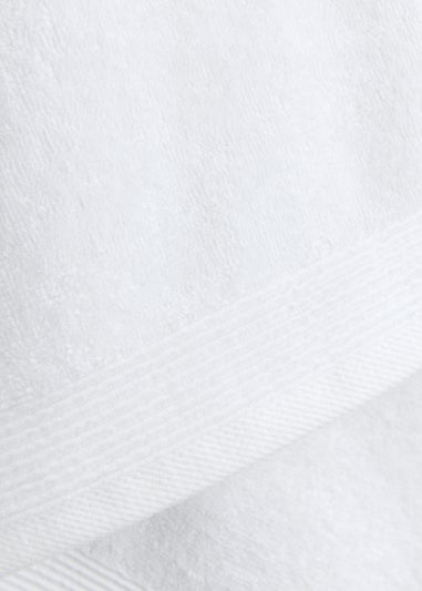 White Low Twist 100% Cotton Towels