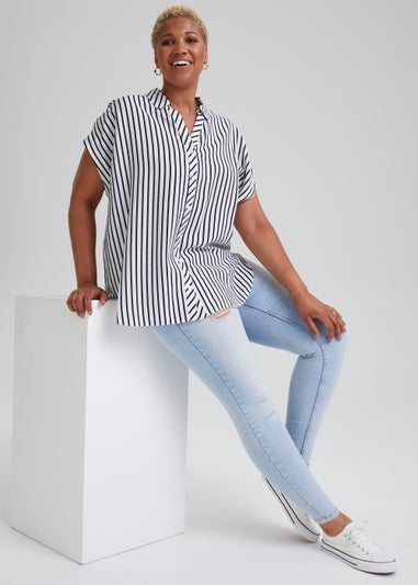 Papaya Curve Light Wash Ripped Skinny Jeans