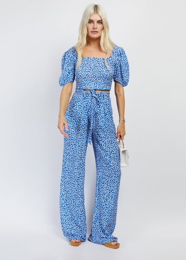 Girls on Film by Dani Dyer Blue Floral Co-Ord Top