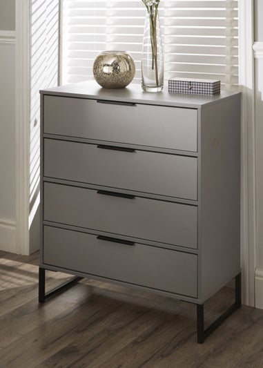 Swift Cordoba 4 Drawer Chest of Drawers (91cm x 39.5cm x 76cm)