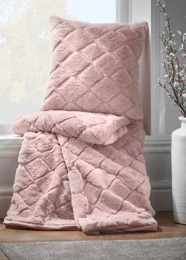Catherine Lansfield Cosy Diamond Cushion (43x43cm)