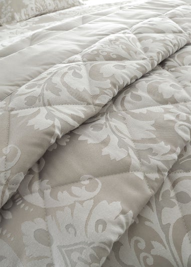 Catherine Lansfield Classic Damask Quilted Bedspread