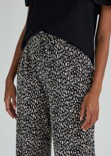 Black Print Plisse Cropped Trousers