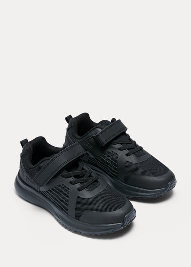Kids Black Trainers (Younger 10-Older 6)