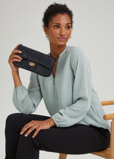 Et Vous Black Padded Cross Body Bag