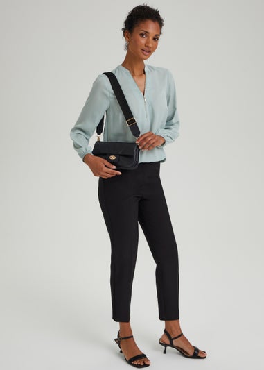 Et Vous Black Padded Cross Body Bag