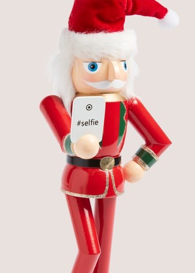 Selfie Nutcracker (11.5cm x 9cm x 30cm)