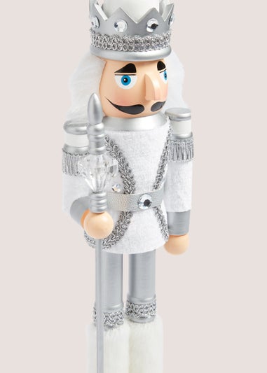 White & Silver Nutcracker (10.5cm x 8.5cm x 38cm)