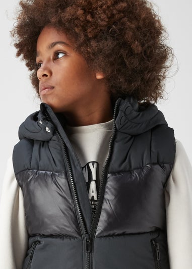 Boys Black Chevron Gilet (4-13yrs)