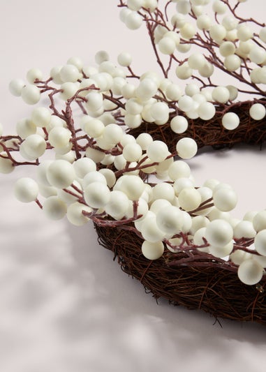 White Berry Wreath (56cm)