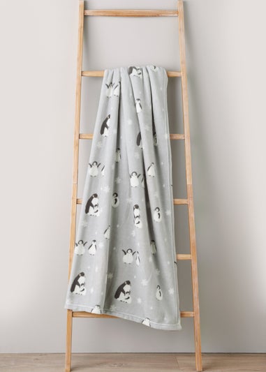 Grey Penguin Print Throw (150cm x 130cm)