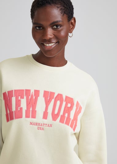 White New York Slogan Sweatshirt