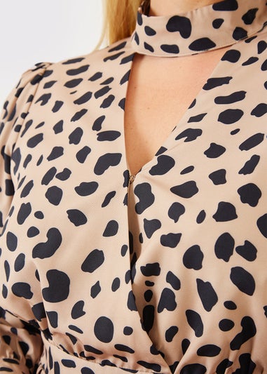In the Style Jess Millichamp Curve Leopard Print High Neck Midaxi Dress