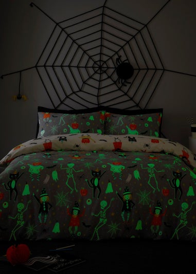 Bedlam Halloween Party Duvet Cover Set