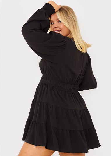 In the Style Danielle Black Crinkle Plunge Mini Dress