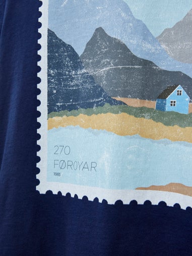 Foroyar T-Shirt mit Landschaftsmotiv