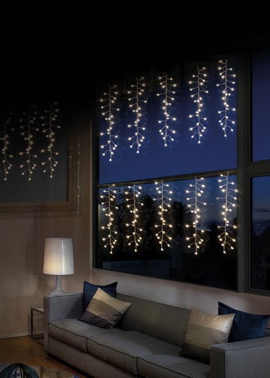 Premier Decorations 425 Warm White LED Frosted Cluster Curtain Light