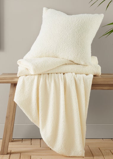 Catherine Lansfield Soft Boucle Cushion (45x45cm)
