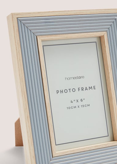 Grey Ribbed Wooden Frame (6x4)