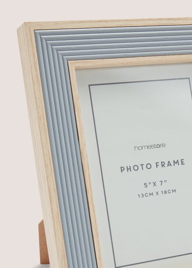 Grey Ribbed Wooden Frame (5x7)