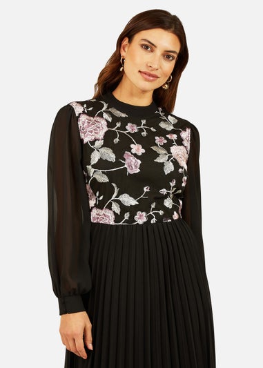 Yumi Black Long Sleeve Embroidered Midi Dress With Pleats