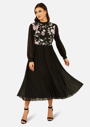 Yumi Black Long Sleeve Embroidered Midi Dress With Pleats