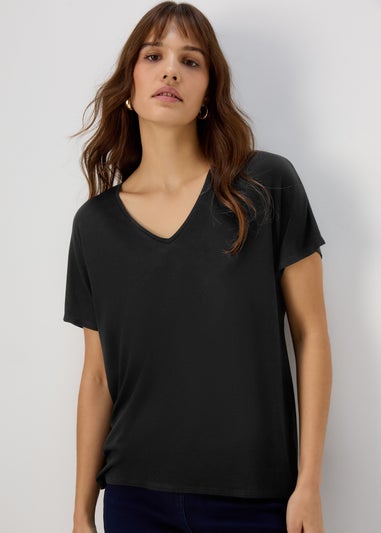 Et Vous Black Classic V Neck T-Shirt