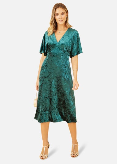 Yumi Velvet Kimono Midi Dress In Green