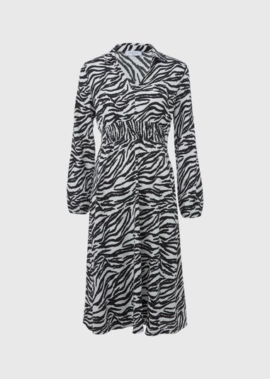 Papaya Petite Black Zebra Print Long Sleeve Crinkle Midi Dress