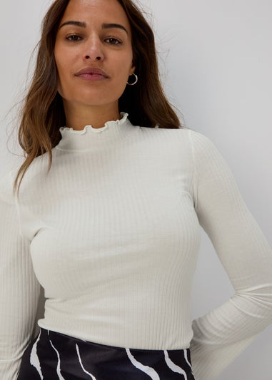 Ivory Lettuce Trim Ribbed Top