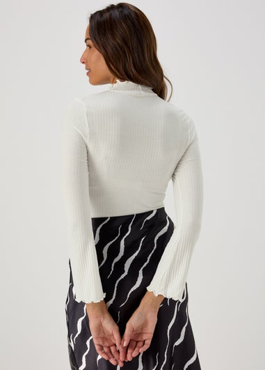 Ivory Lettuce Trim Ribbed Top