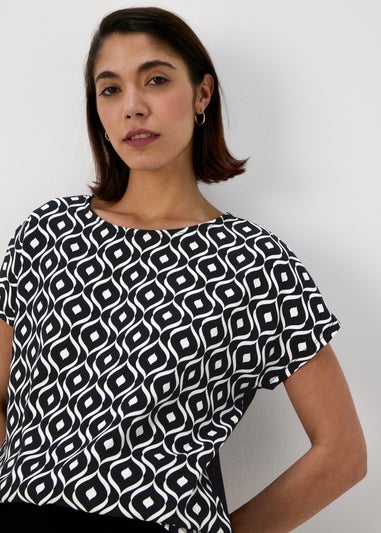 Monochrome Short Sleeve Top