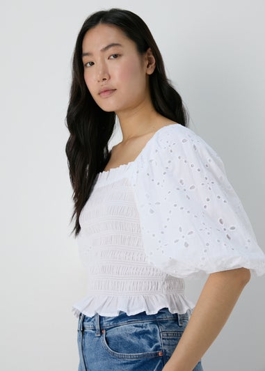 White Embroidery Puff Sleeve Blouse