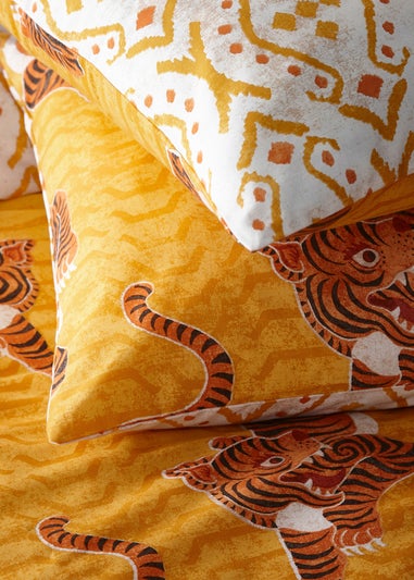 furn. Tibetan Tiger Global Duvet Cover Set