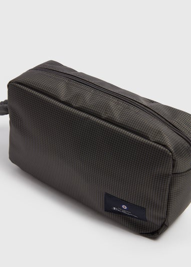 Grey Wash Bag (24cm x 14cm x 8cm)