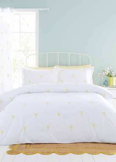 Catherine Lansfield Lorna Embroide Daisy Duvet Cover Set