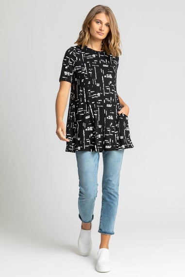 Roman Black Abstract Pocket Stretch Swing Tunic Top