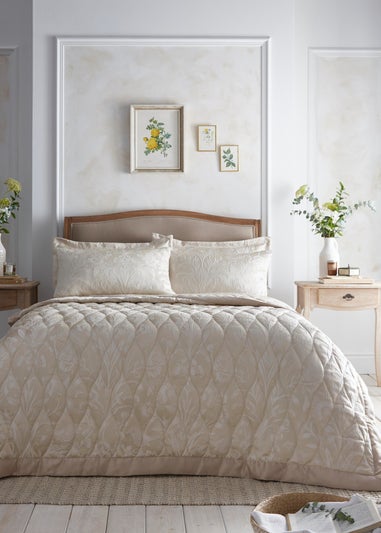 Appletree Heritage Elysia Jacquard Cream Bedspread