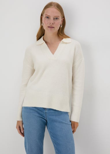 Cream Ribbed V-Neck Jumper