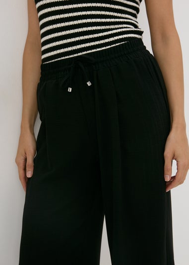 Black Airflow Cropped Trousers