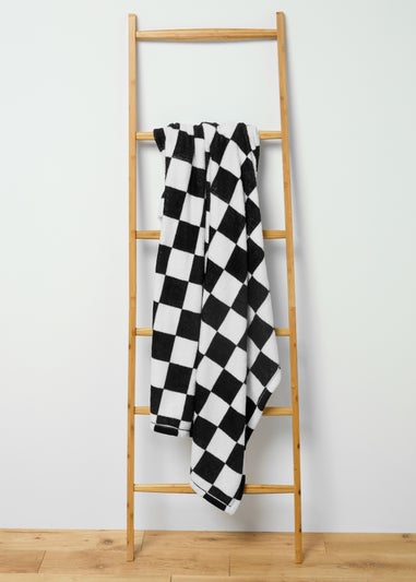 Monochrome Checkerboard Print Throw (130cm x 150cm)