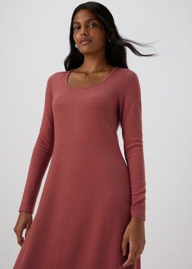 Pink Ribbed Scoop Neck Midi Dress