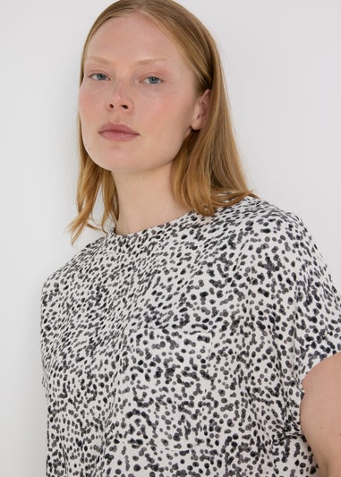 Cream Spot print Pocket Detail T-Shirt