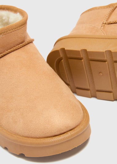 Girls Tan Snug Boots (Younger 10-Older 5)