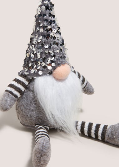 Wondrous Small Silver Gnome