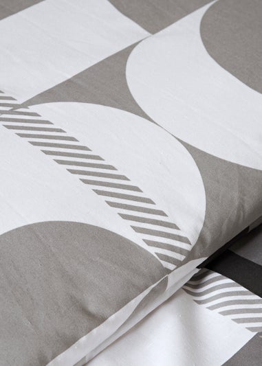 Grey Geometric Pattern Duvet Set