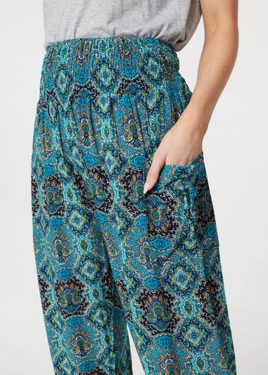 Izabel London Green Printed Pull On Tapered Pants