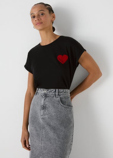 Black Heart Graphic T-Shirt