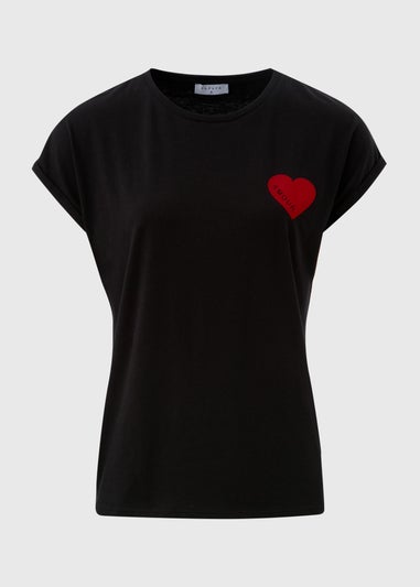 Black Heart Graphic T-Shirt